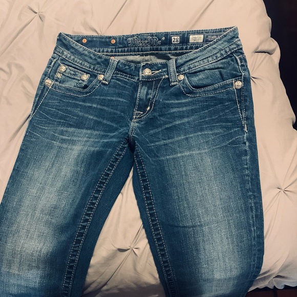 Lots of name brand jeans - Picture 2 of 14